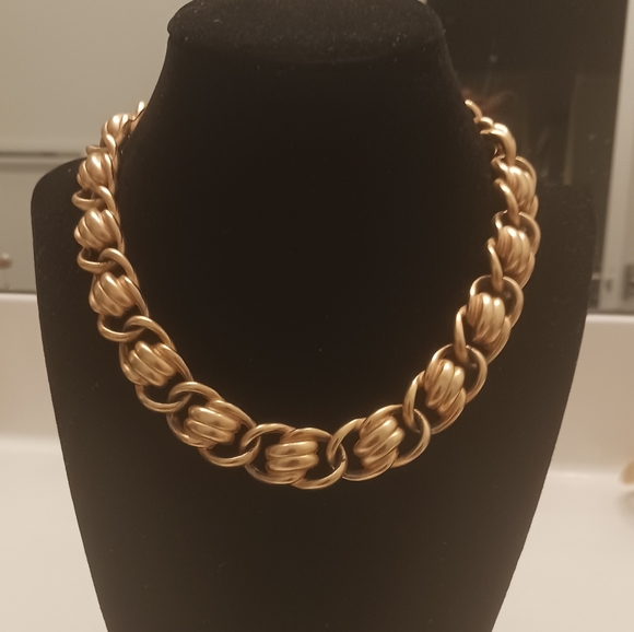 TOGGLE thick Gold Necklace - Picture 7 of 9